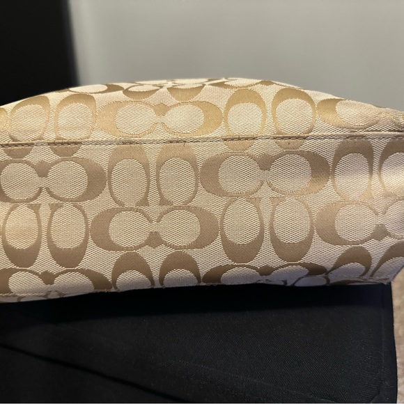 Coach tan signature with green strip, great condition. - Picture 2 of 4